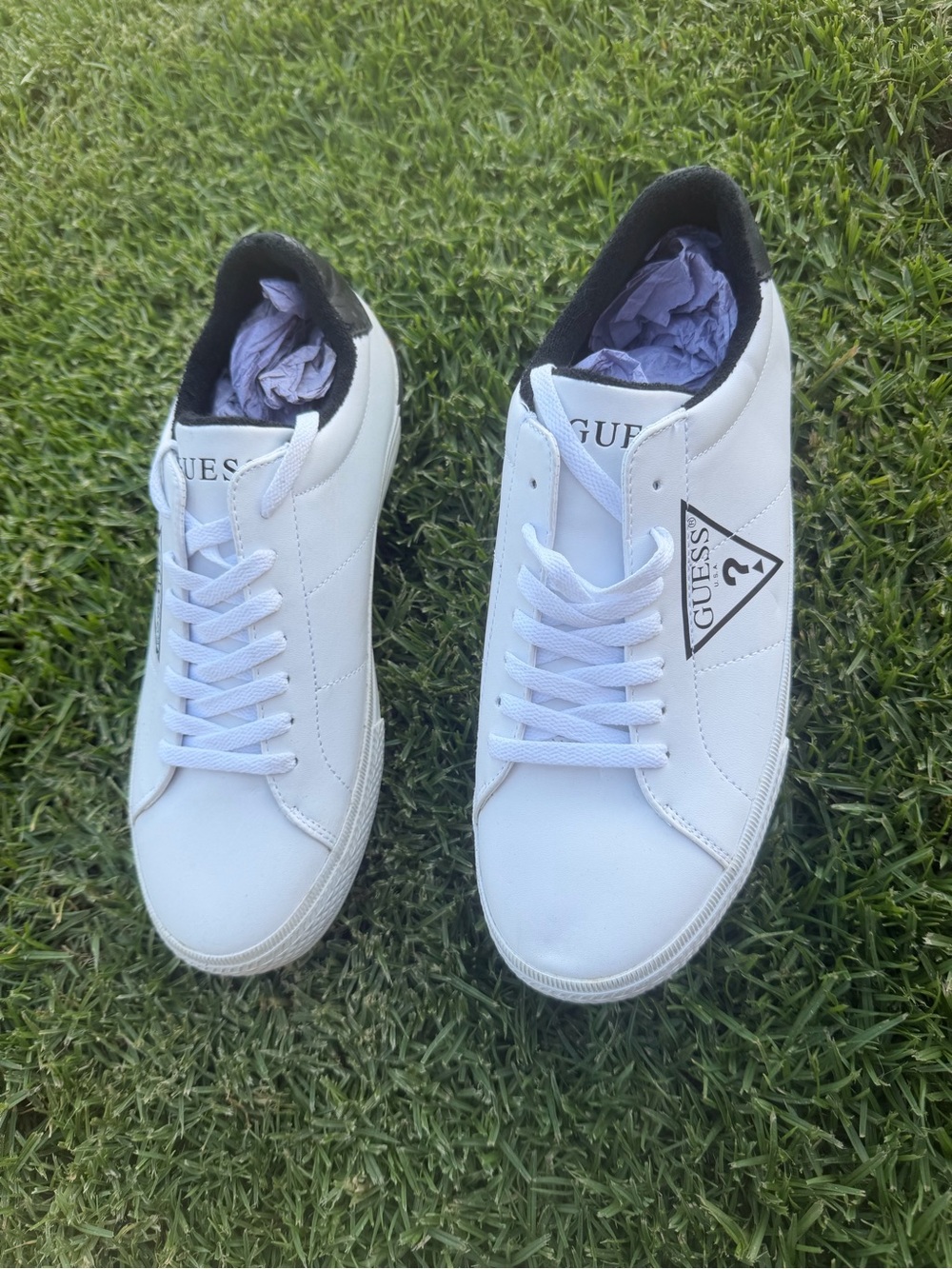 GUESS White and Black Low-Top Logo Sneakers for Men